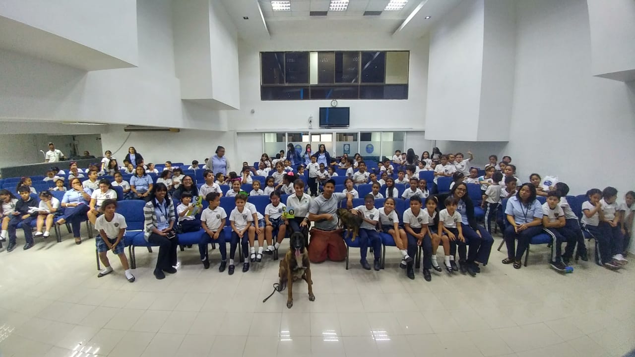 King Chistian School colegio beneficiado por PetCemetery para recibir charla sobre Protección Animal y Tenencia Responsable