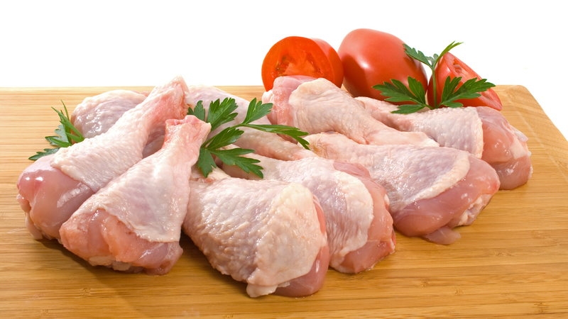 Sector avícola del país acumula 12 millones de libras de pollos 